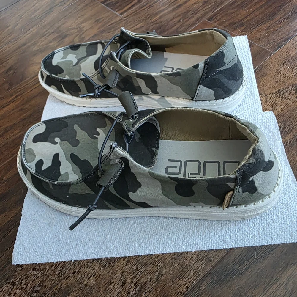 Hey Dude Wendy Camo Green Slip On Loafer Shoe Women’s Size 9 - Picture 3 of 8